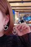 European and American fashion exaggerated pearl heart-shaped earrings, elegant Internet celebrity personality, silver needle versatile earrings, 2021 new trend details Picture